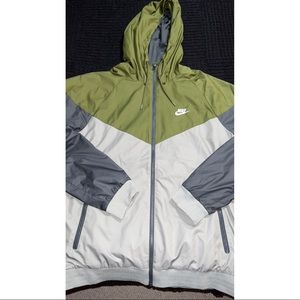 Nike Windbreaker Jacket - Olive Green
